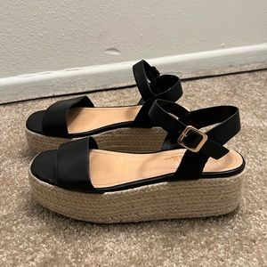 Platform sandals with Black heel strap